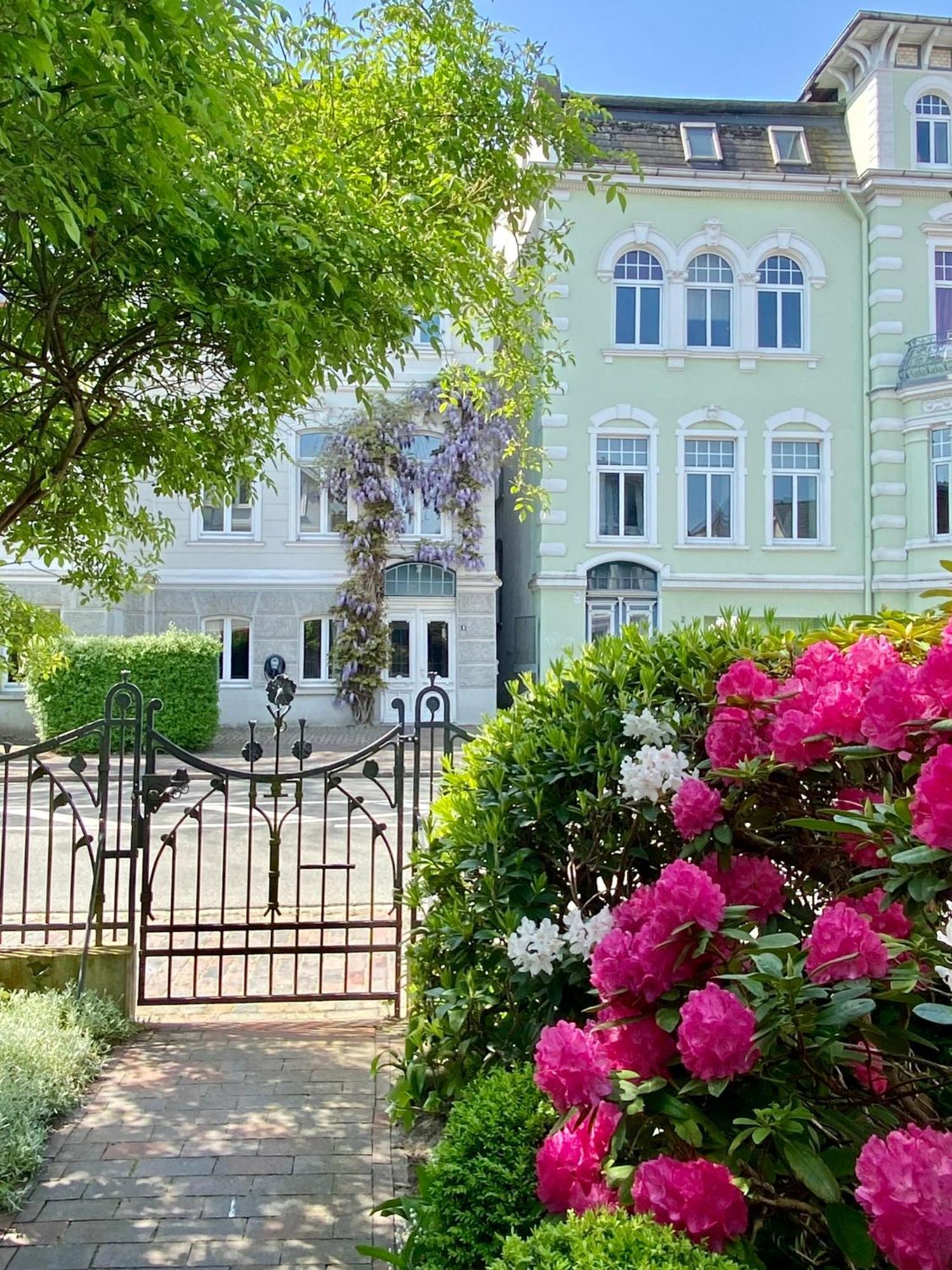 Ruhige Wohnung In Zentral Gelegener Gruenderzeitvilla Oldenburg Esterno foto